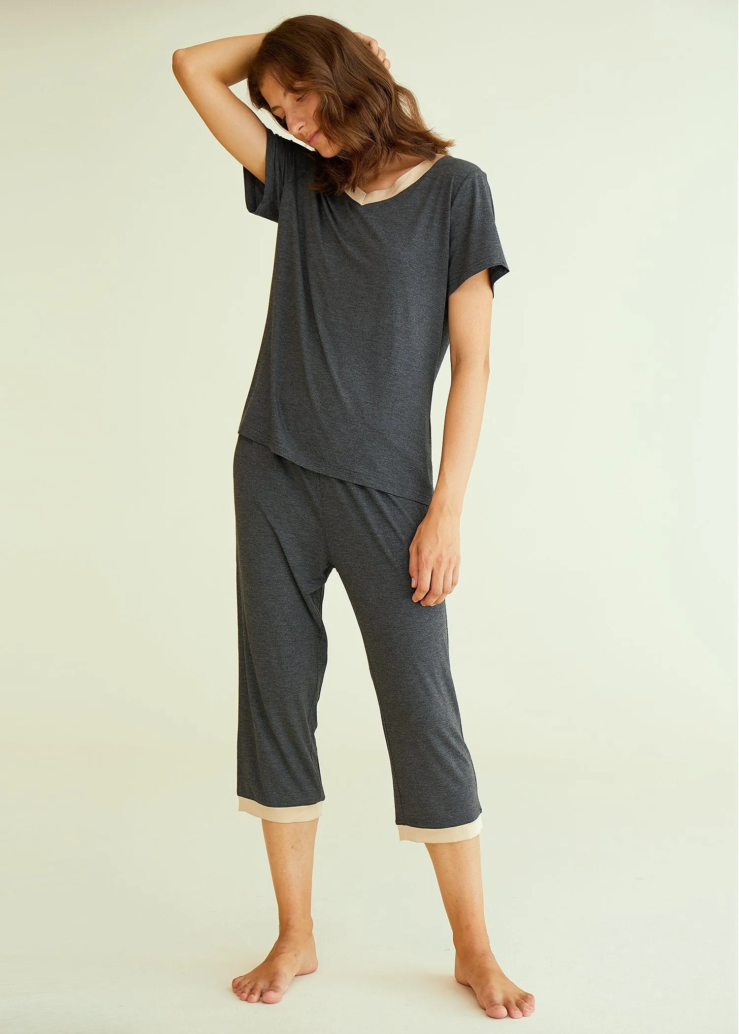 Women’s Bamboo Tops with Capri Pants Pajamas Set