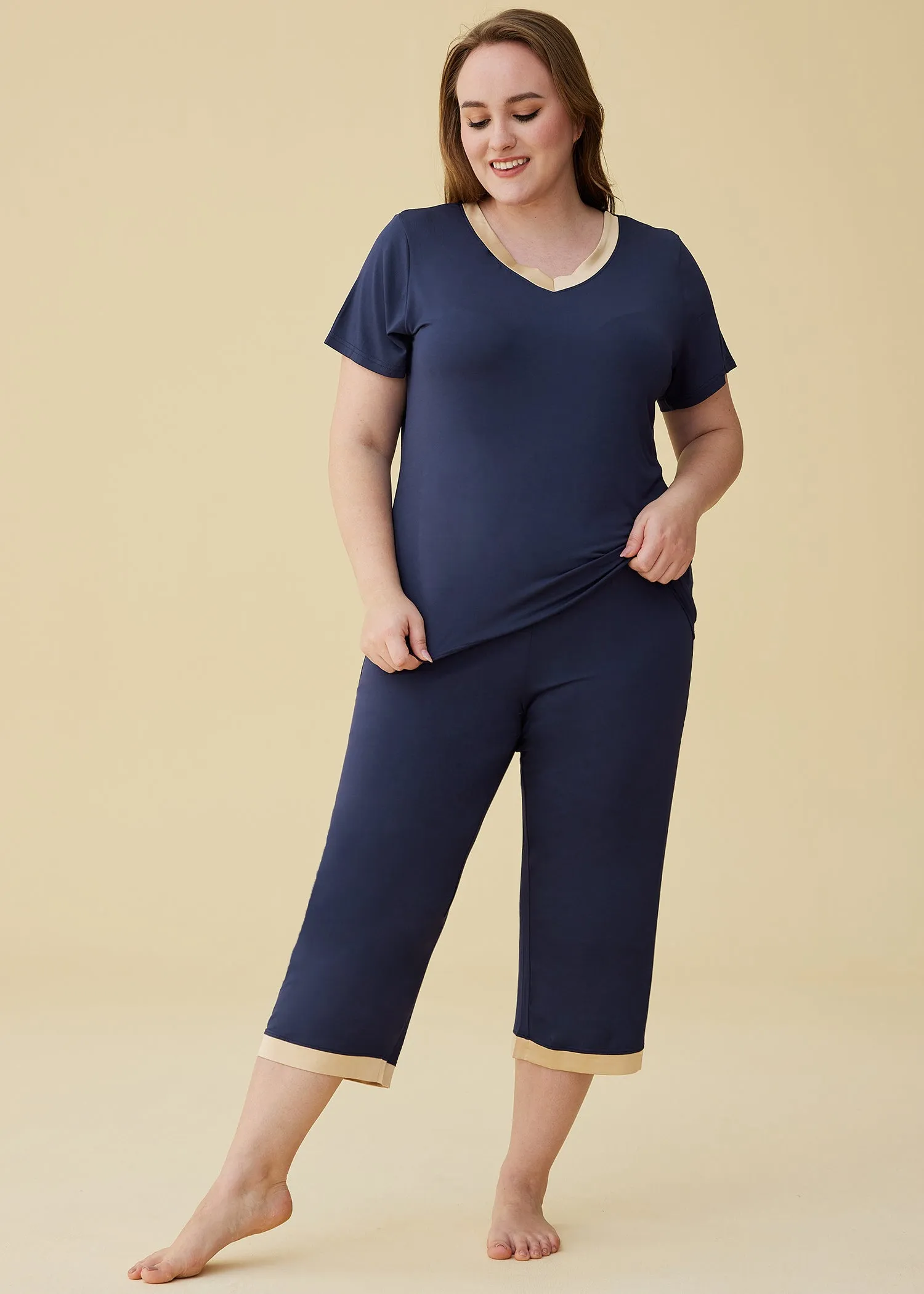 Women’s Bamboo Tops with Capri Pants Pajamas Set